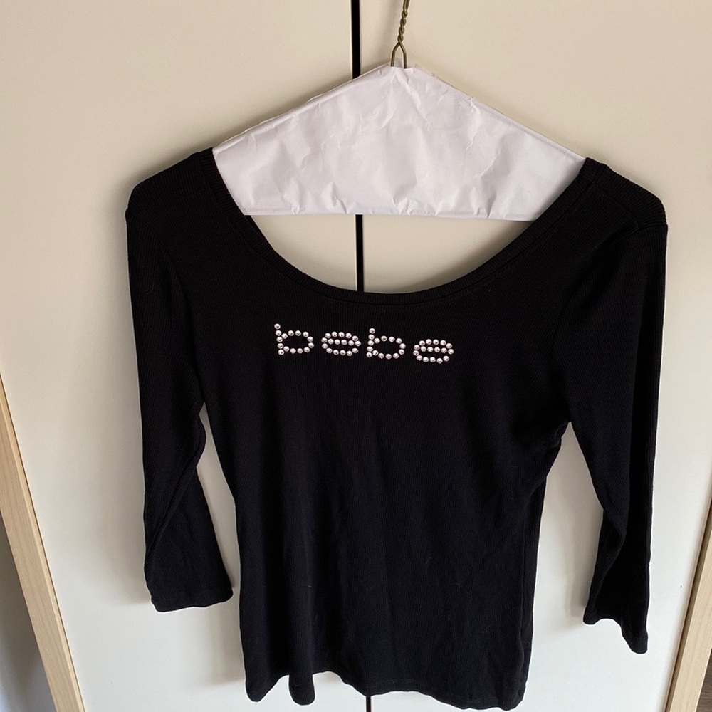 Bebe capri long sleeved shirt